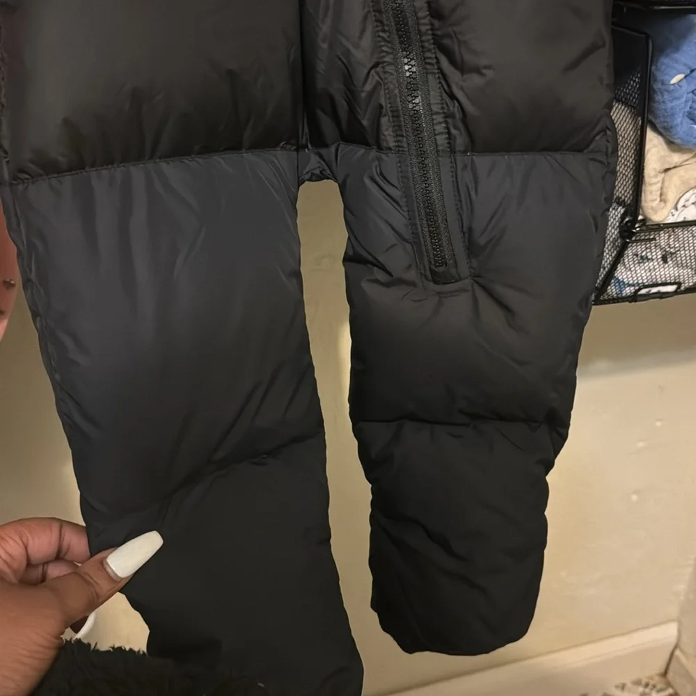 18-24 months NorthFace snowsuit and matching hat. - Picture 4 of 5